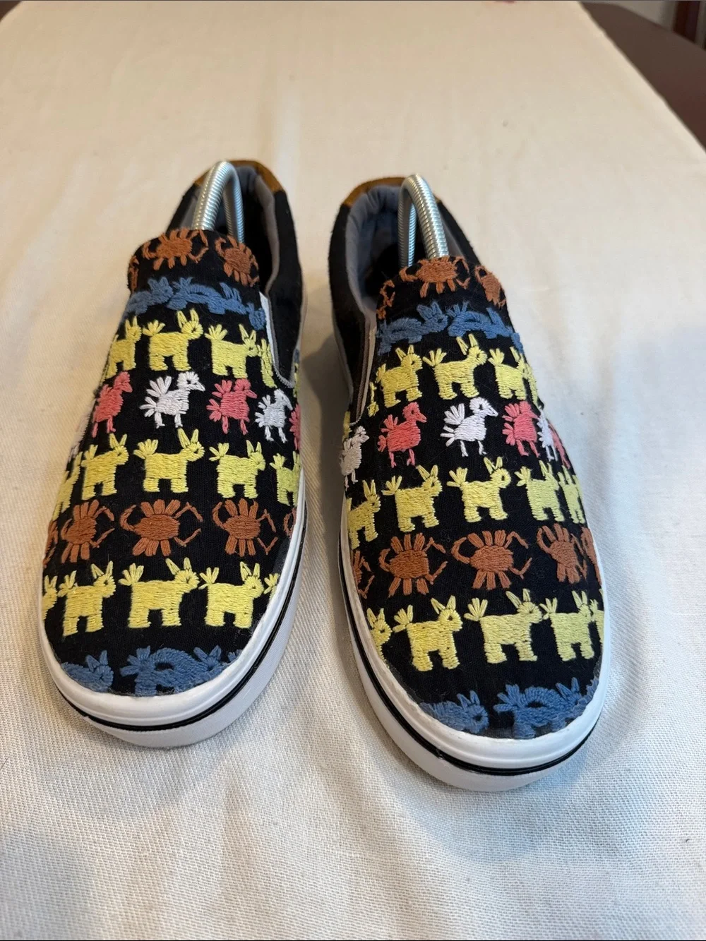 ZIPAK NA Slip-On Canvas Shoes with Colorful Animal Embroidery - Black w-11.5